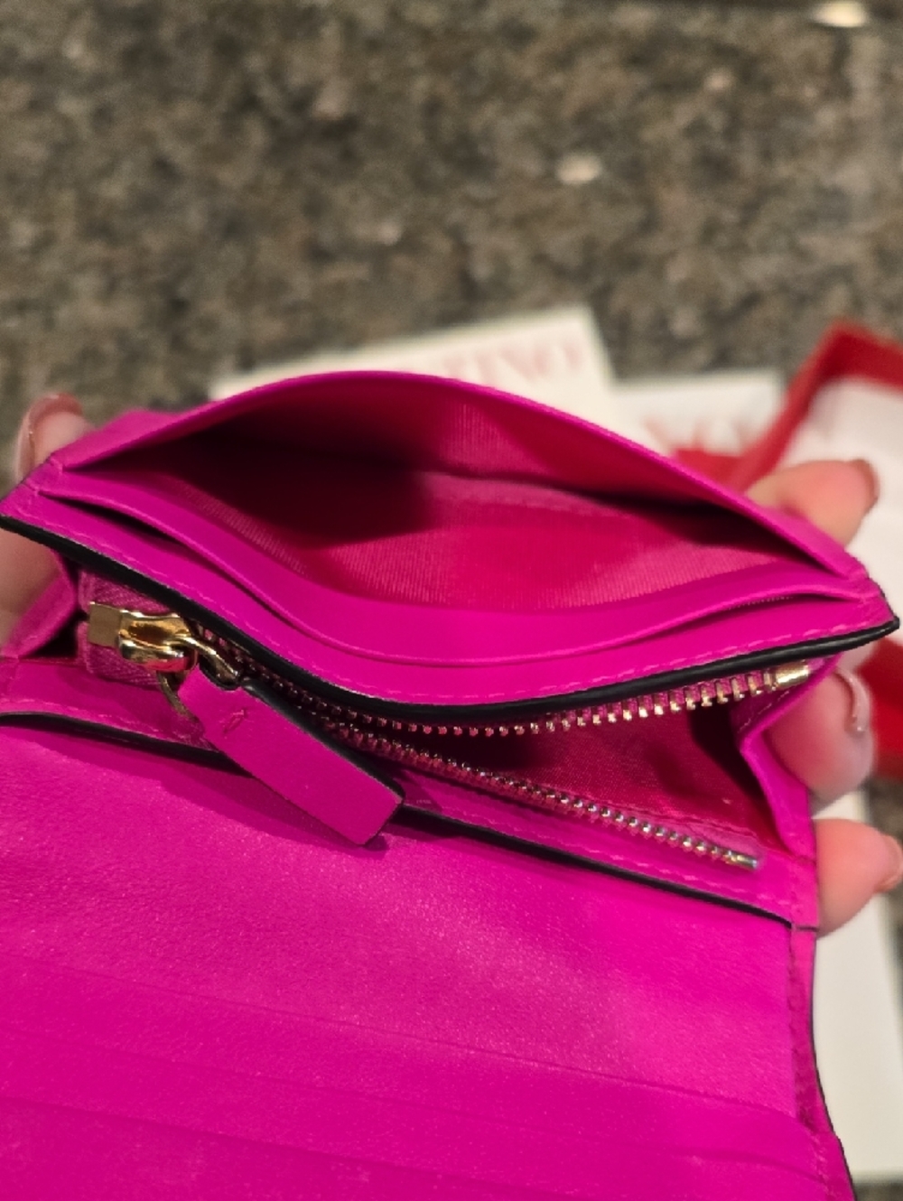 Valentino Hot Pink Rockstud Leather Wallet - Picture 14 of 16
